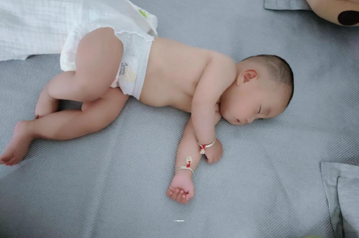 梅州怀孕多久会显肚子
